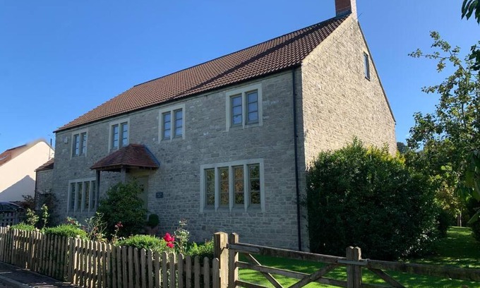 Shepton Mallet House | Stunning detached house near Bruton