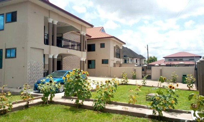 Kumasi Apartment | Stunning Executive 2 Bedroom Apartment with KING SIZE BED
