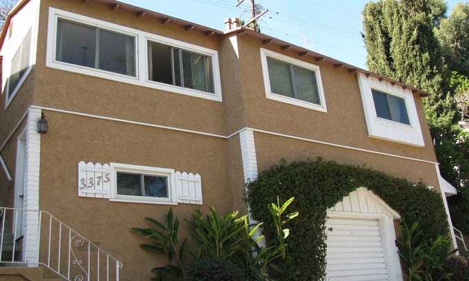 Los Angeles House | STUNNING Hollywood Hills Home. Celebrity Area, GREAT VIEWS and AWESOME REVIEWS