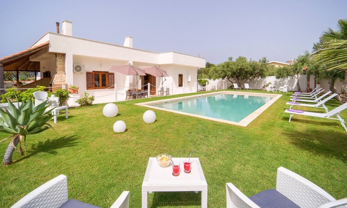 Cinisi House | Stunning home in Cinisi with WiFi