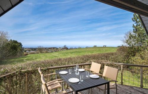 Faarevejle House | Stunning Home In Fårevejle With Kitchen