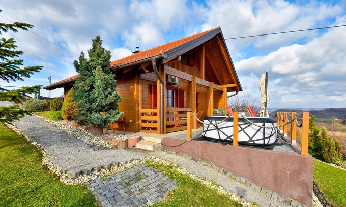 Kraljevec Sesvetski House | Stunning home in Paruzevina with WiFi
