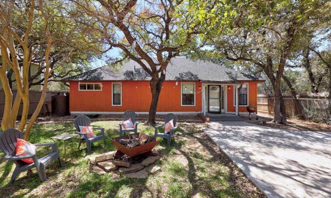Apache Shores House | Stunning Lake Travis Retreat in Austin