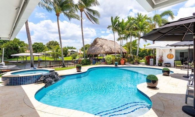Lake Ida Shores House | Stunning Lakefront! Pool, Patio 5BR/5BA, Sleeps 12