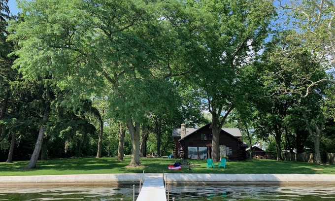 Enchanted Hills House | Stunning lakefront log cabin on a private acre