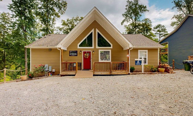 Lakeside Estates House | Stunning Lakeview Home with game room, fire pit, dock, & hot tub