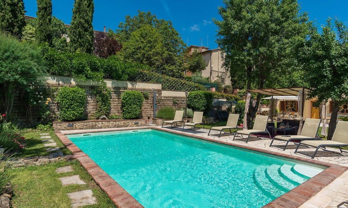 Pieve al Bagnoro Villa | Stunning private villa with WIFI, A/C, private pool, TV, veranda and pets allowed, close to Arezzo