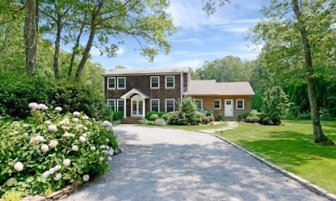 North Sea House | Stunning Private Sunny Modern Southampton home-5 beds Last minute discounts