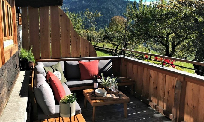 Muhlthal House | Stunning private villa for 2 people with WIFI, TV and patio