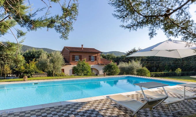 Cortona Villa | Stunning private villa with WIFI, A/C, private pool, TV, patio and pets allowed, close to Cortona