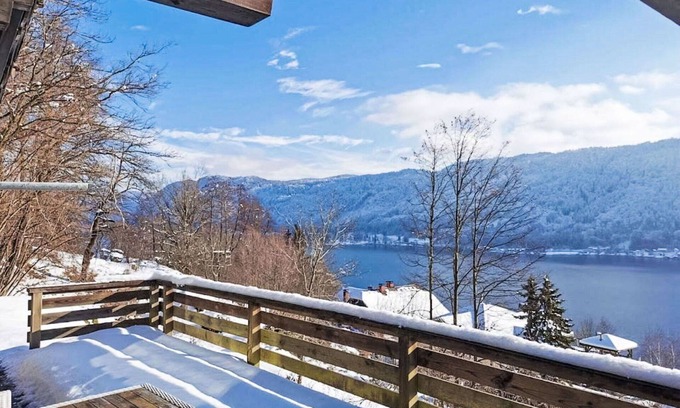 Treffen House | Stunning private villa for 4 people with WIFI, terrace and pets allowed