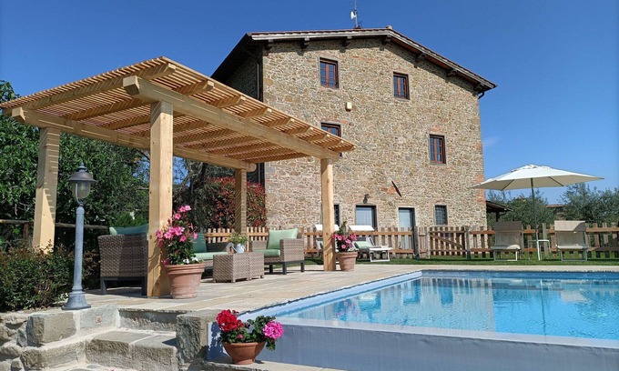 Montegonzi Villa | Stunning private villa for 10 people with private pool, WIFI, A/C, TV, veranda and panoramic view