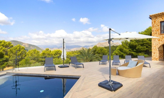 Finestrat Villa | Stunning private villa for 9 guests with WIFI, private pool, A/C, TV and patio