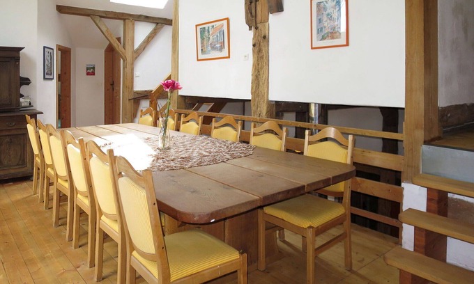 Thiefosse House | Stunning private villa for 12 guests with WIFI, TV, patio and pets allowed
