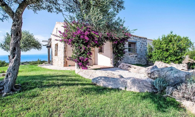 Aglientu Villa | Stunning private villa for 6 people with A/C, WIFI, TV and pets allowed