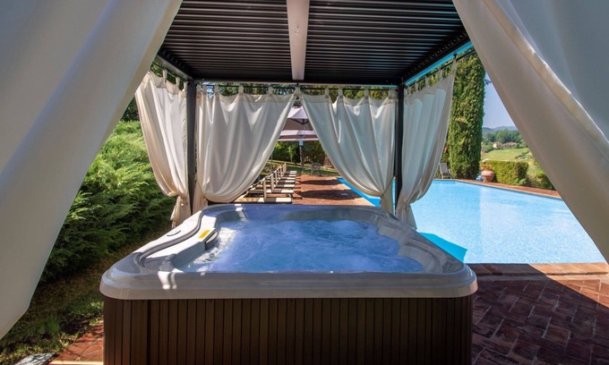 Bibbiena Villa | Stunning private villa for 8 people with WIFI, private pool, A/C and TV