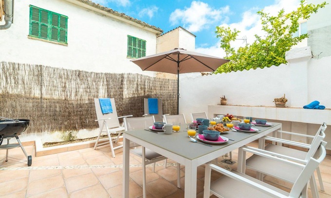 S'Arraco House | Stunning private villa for 6 people with A/C, WIFI, TV, patio and parking