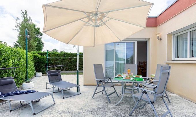 Kerlouan House | Stunning private villa for 4 people with WIFI, TV, terrace and pets allowed