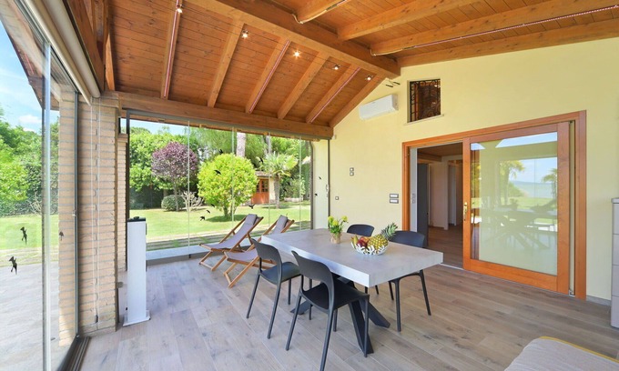 San Feliciano House | Stunning private villa for 5 guests with A/C, WIFI, TV, terrace and pets allowed