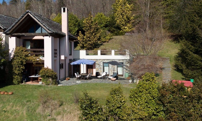 Premeno House | Stunning private villa for 6 guests with WIFI and terrace