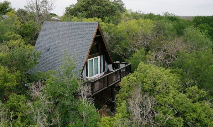 New Braunfels Cabin | Stunning, Secluded A-Frame w/Hammock and Tree Top View