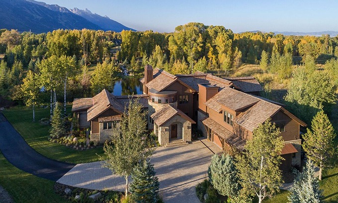 John Dodge Villa | Stunning, spacious 4 bedroom villa with expansive Teton views