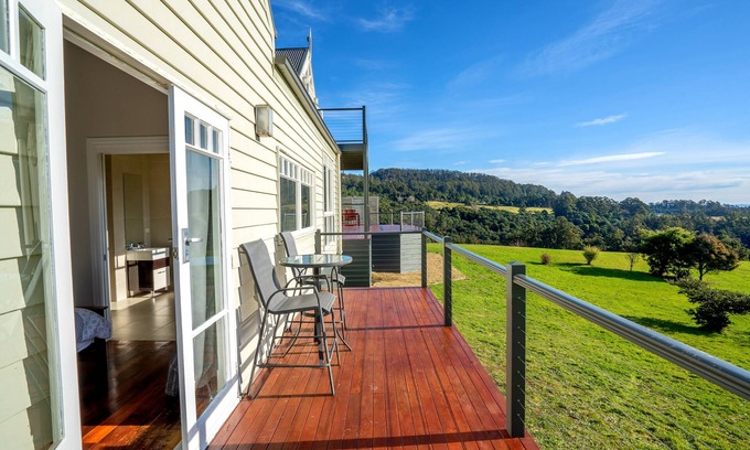 Koonya Apartment | Stunning views, great walks,self contained unit