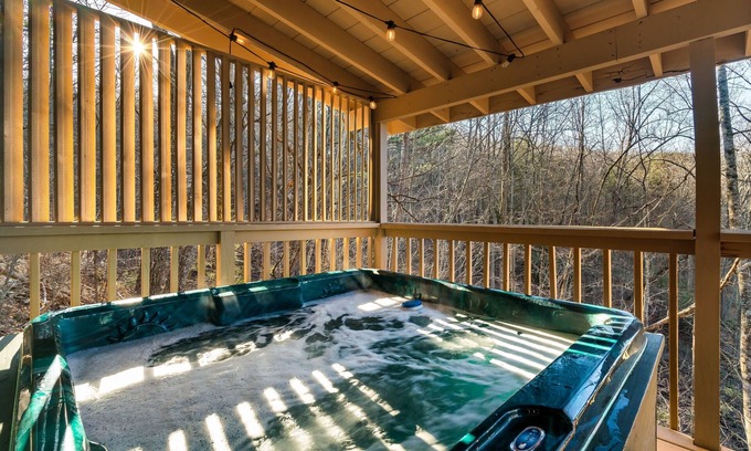 Gatlinburg - Pigeon Forge Cabin | Stunning Views w/Hot Tub, Arcade Games & Extended Deck