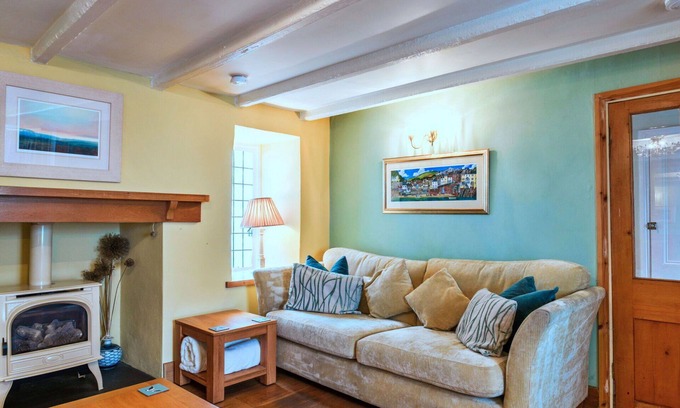 Cawsand House | Stunning villa for 6 people with WIFI, terrace and pets allowed