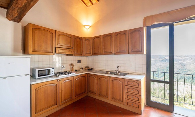 Montebonello House | Stunning villa for 14 guests with WIFI, private pool, A/C, TV, pets allowed and panoramic view