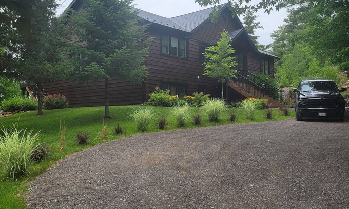 Frontenac Cottage | Stunning Waterfront Cottage 30 Mins. From Kingston Perfect for Multiple Families