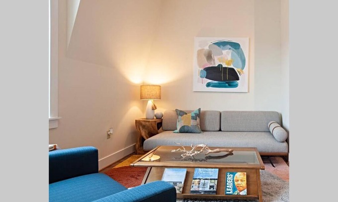 Old Town West Apartment | Stylish 1 Bdrm Apt w/King Bed