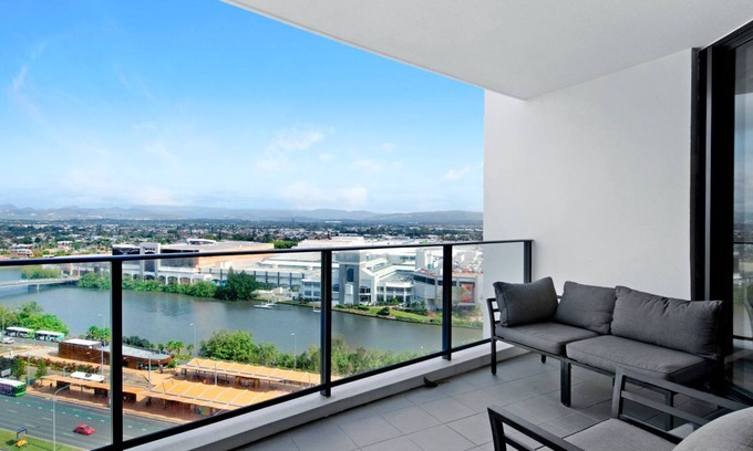 Broadbeach Apartment | Stylish 1 Bedroom Apartment in Sierra Grand - CoastHM