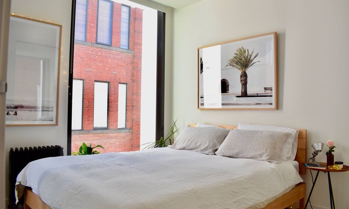 Collingwood Apartment | Stylish 1BD in the Heart of Collingwood