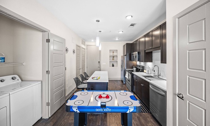 Frisco Apartment | Stylish 1BR Apt in Frisco with Fitness room, Pool & Free parking