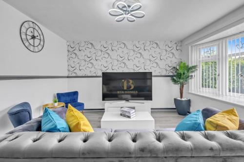 Wolverhampton Apartment | Stylish 3 bed in great location - BTA Homes Serviced Accommodation Wolverhampton