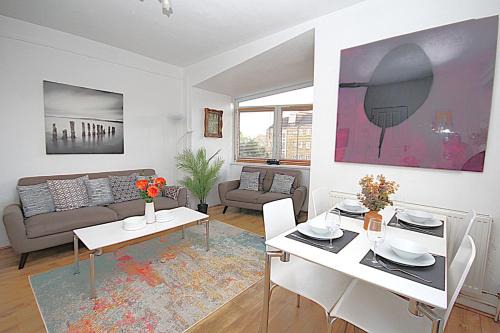 Chaucer Apartment | Stylish 3-Bedroom Apartment mins to London Bridge
