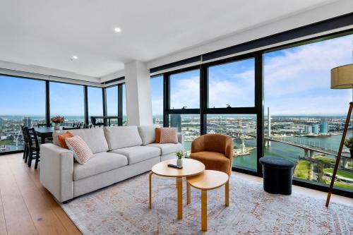 Docklands Apartment | Stylish 3BR Haven with River and Sea Views in Docklands