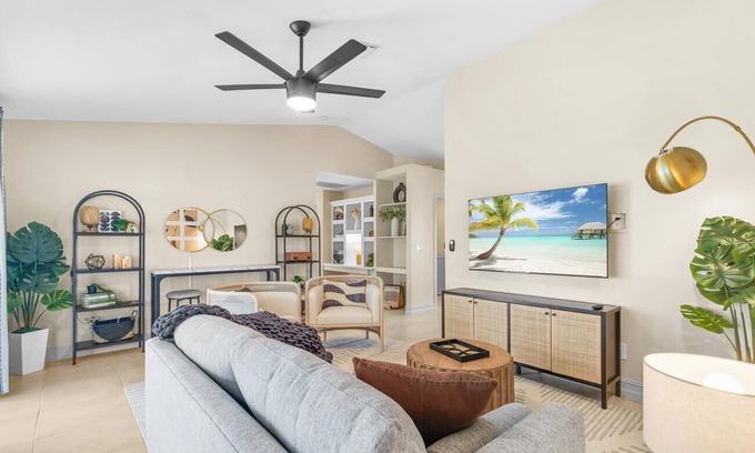 Mariner House | Stylish 3BR Waterfront Stay in Cape Coral