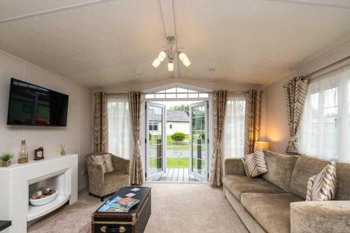 Tewitfield Cabin | Stylish and cozy holiday home