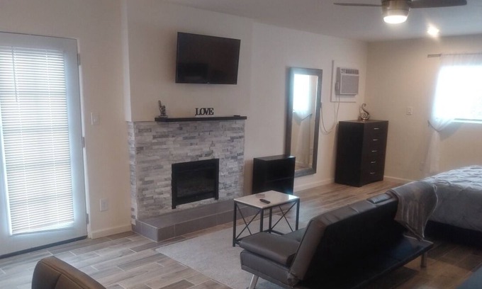 Desert Hot Springs Apartment | Stylish And Contemporary "Casa Particular" Unit Ready For Your Enjoyment