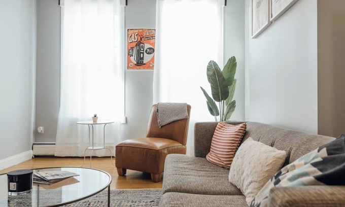 Jersey City Apartment | Stylish Apt 40 mins from NYC - TV/Laundry/Parking