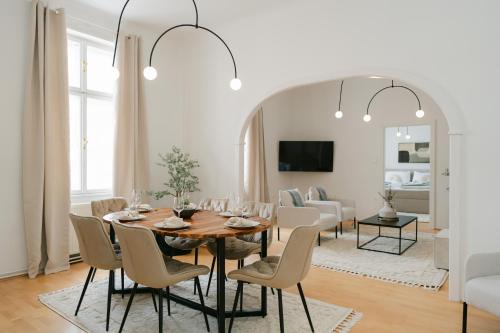Weißgerber Apartment | Stylish APT for 4-6, 5 min to center, metro & free parking