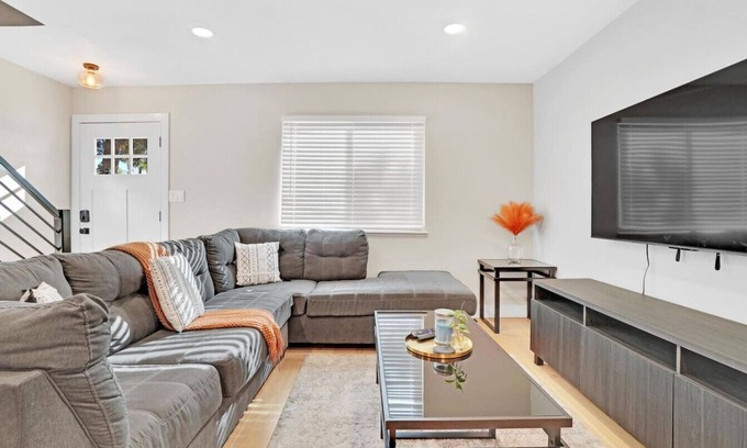 Scenic Heights House | Stylish Arvada Duplex | 10 Min to Olde Town & Denver