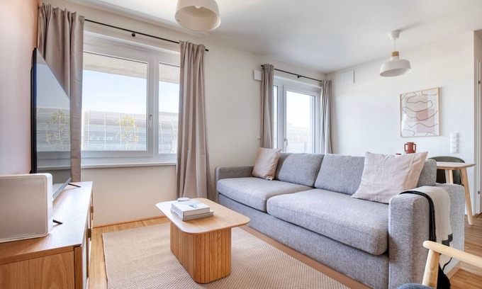 Brigittenau Apartment | Stylish Brigittenau 2BR w/Elevator & Garden, nr Shopping, by Blueground