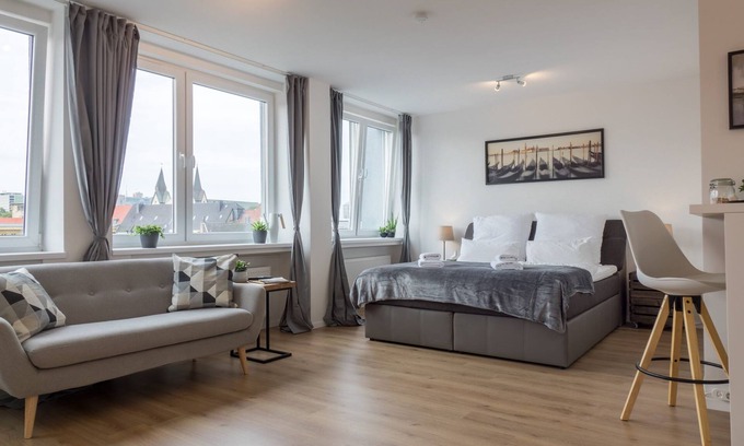 Nordviertel Apartment | Stylish business apartment at the university near HBF