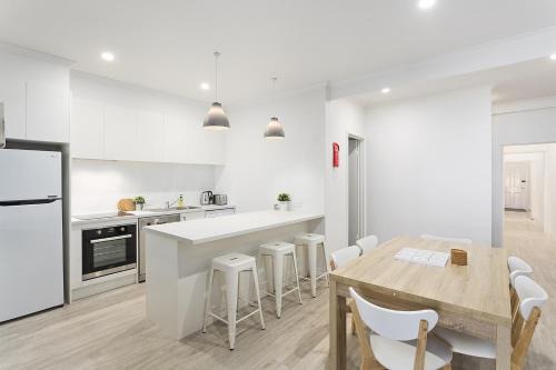 Adelaide Central Business District House | Stylish City Home for Large Group Getaways