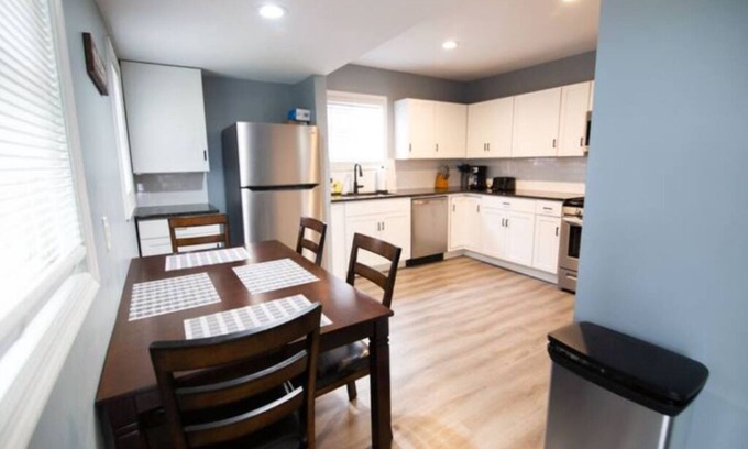 Northeast Columbus House | Stylish & Cozy Short-Term Room – Ideal for Travelers & Professionals!