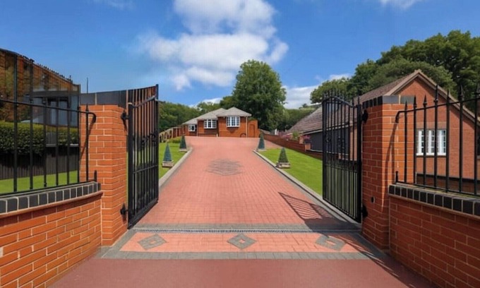 Cradley House | Stylish Detached Bungalow