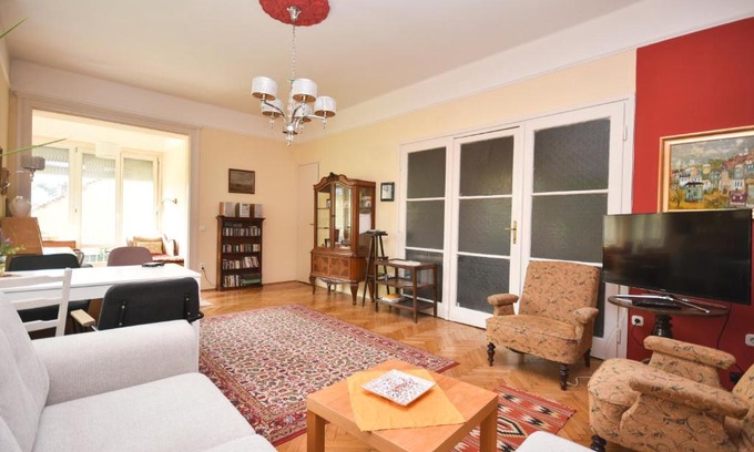 Krisztinavaros Apartment | Stylish Flat w Balcony next to the Castle & Metro